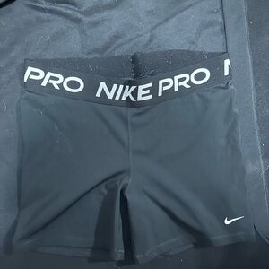 Nike Pros 3’